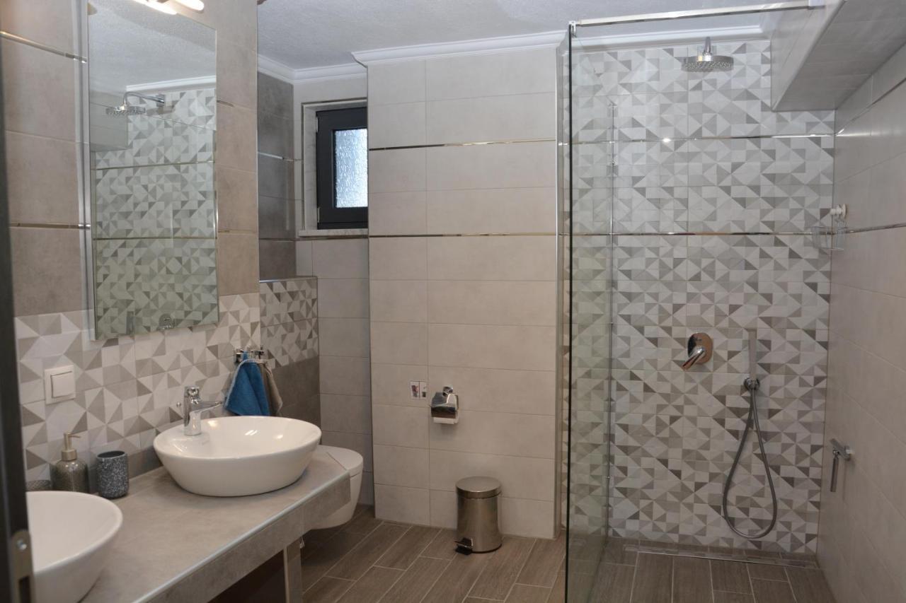 Pegasus Sea View Luxury Apartments Vrasná Екстериор снимка