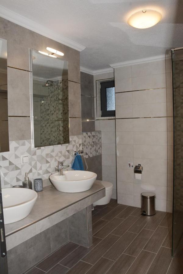 Pegasus Sea View Luxury Apartments Vrasná Екстериор снимка